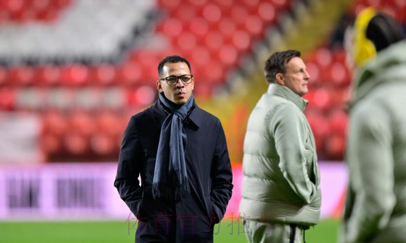 一日英超动向：曼联加速选定临时主帅，罗塞尼尔轮换备赛阿森纳