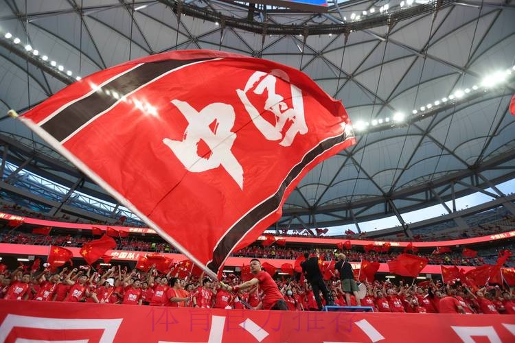 “天公作美”心态良好 国足新山积极备战 “天公作美”心态良好 国足新山积极备战